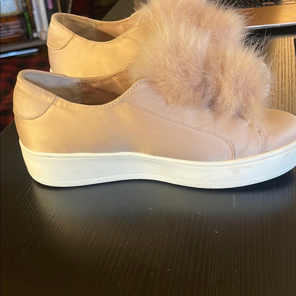 Steve‎ Madden Women's Pompom Bryanne Platform Slip-On Sneakers Size 9 - Picture 6 of 15